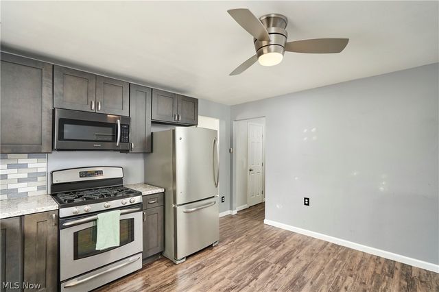 3261 Dewalt Drive, Akron, OH 44312