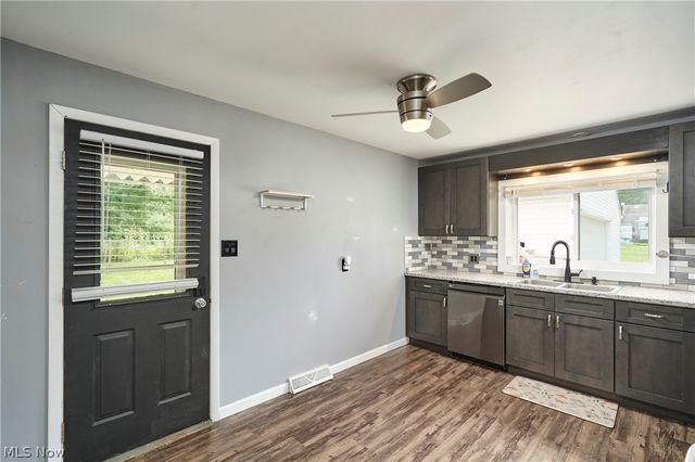 3261 Dewalt Drive, Akron, OH 44312
