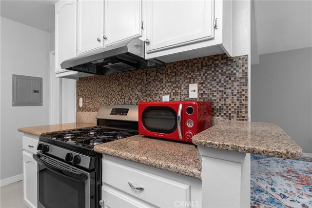 20134 Leadwell 126, Winnetka, CA 91306