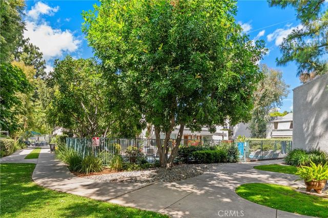 20134 Leadwell 126, Winnetka, CA 91306