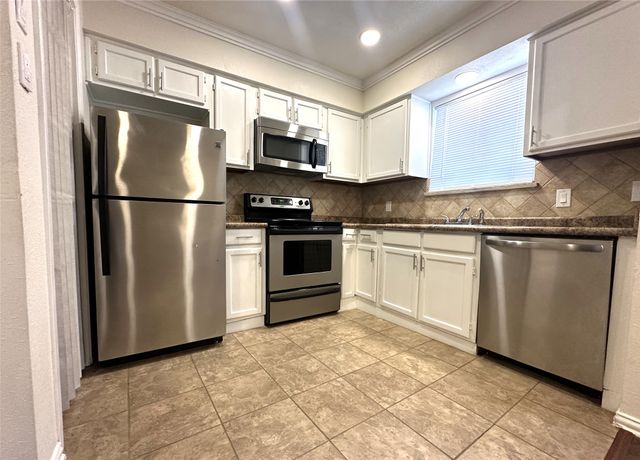 1600 Pecan Chase Circle 6, Arlington, TX 76012