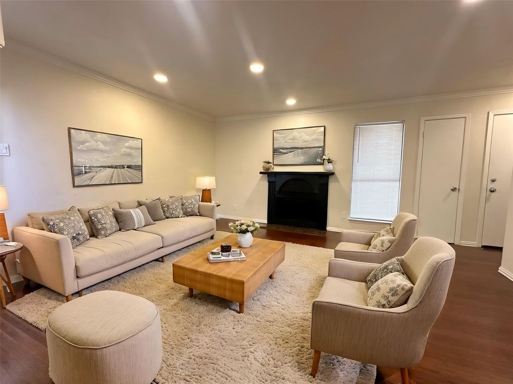 1600 Pecan Chase Circle 6, Arlington, TX 76012