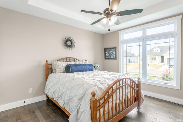 54706 Columbia Bay Drive, Osceola, IN 46561