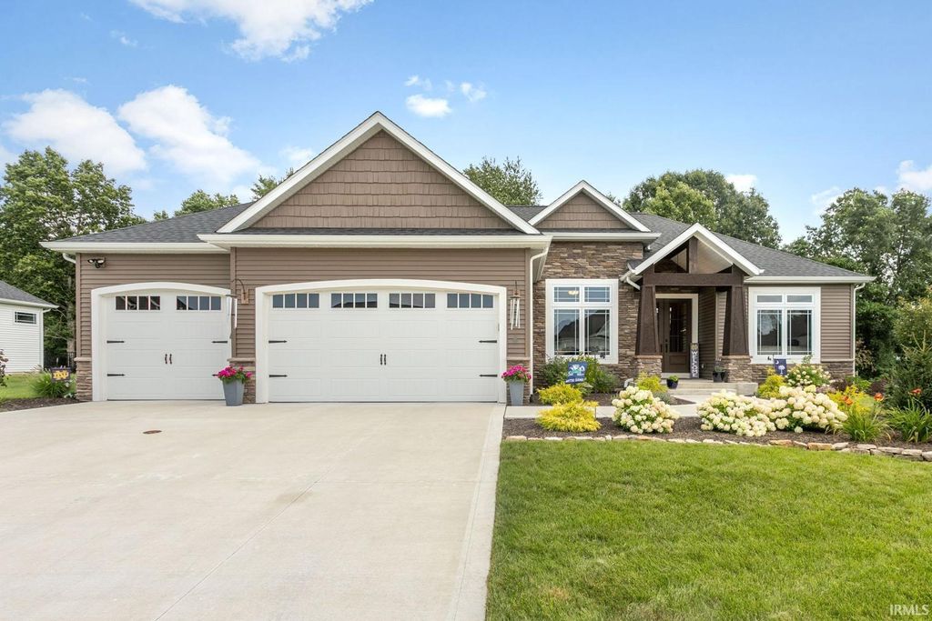 54706 Columbia Bay Drive, Osceola, IN 46561