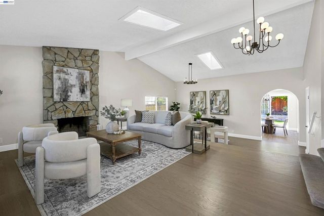 24346 Chandler Rd, Hayward, CA 94545