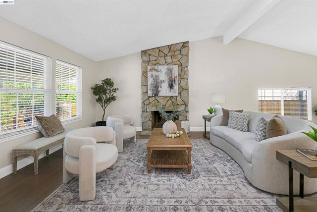24346 Chandler Rd, Hayward, CA 94545