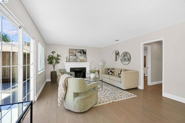 24346 Chandler Rd, Hayward, CA 94545