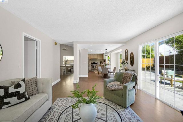 24346 Chandler Rd, Hayward, CA 94545