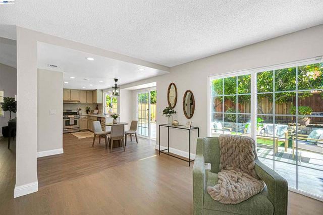 24346 Chandler Rd, Hayward, CA 94545