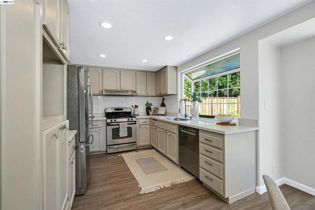 24346 Chandler Rd, Hayward, CA 94545