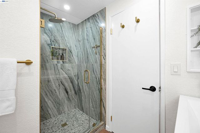 24346 Chandler Rd, Hayward, CA 94545