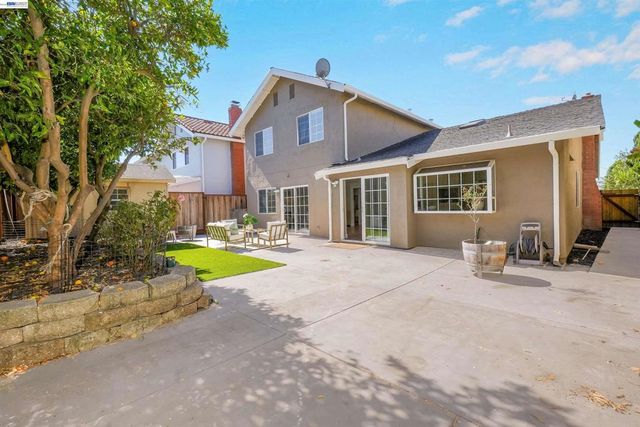 24346 Chandler Rd, Hayward, CA 94545