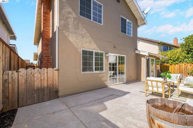 24346 Chandler Rd, Hayward, CA 94545