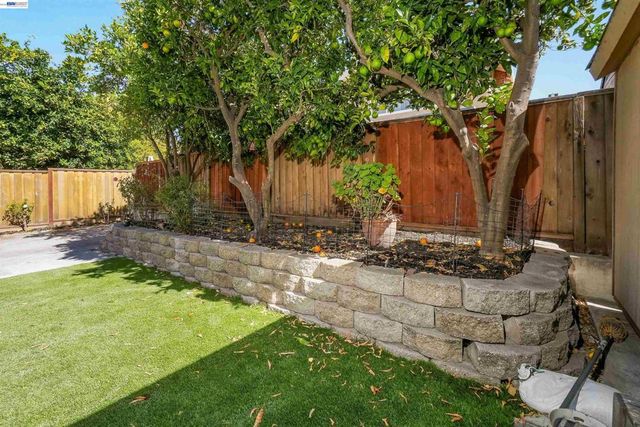 24346 Chandler Rd, Hayward, CA 94545