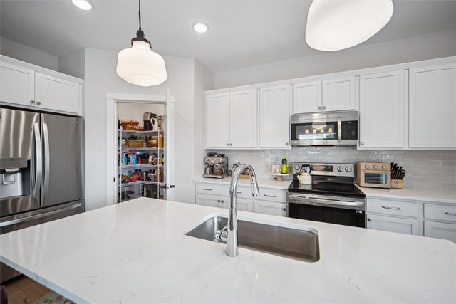 2203 SW Vintage Parkway, Ankeny, IA 50023