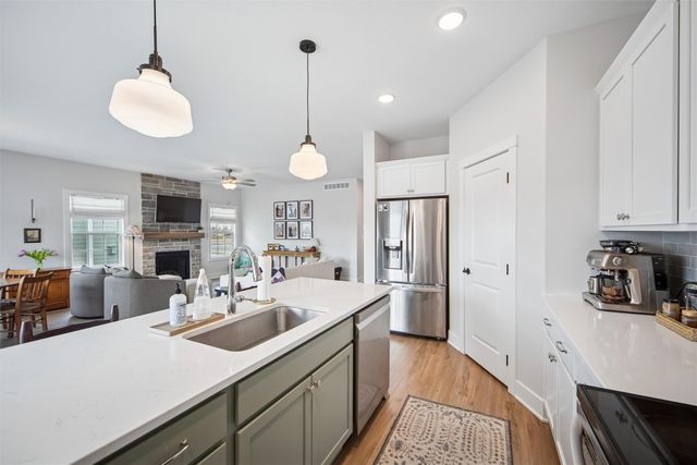 2203 SW Vintage Parkway, Ankeny, IA 50023