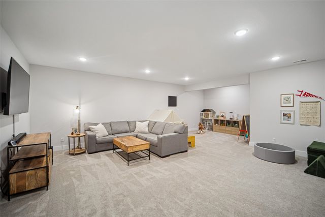 2203 SW Vintage Parkway, Ankeny, IA 50023