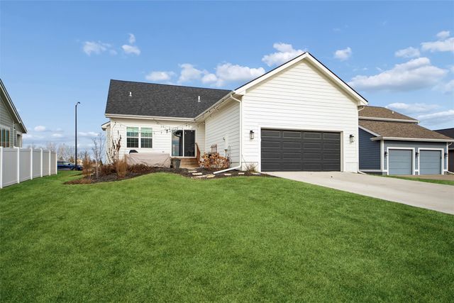 2203 SW Vintage Parkway, Ankeny, IA 50023