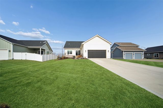 2203 SW Vintage Parkway, Ankeny, IA 50023