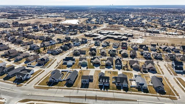 2203 SW Vintage Parkway, Ankeny, IA 50023