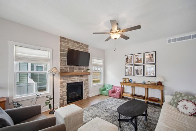 2203 SW Vintage Parkway, Ankeny, IA 50023