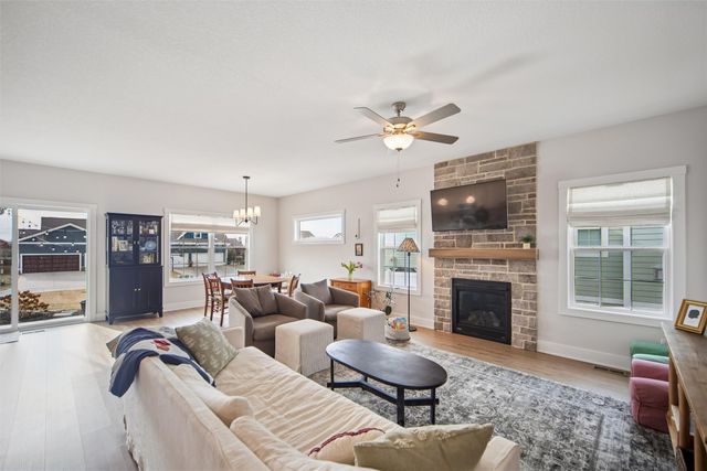 2203 SW Vintage Parkway, Ankeny, IA 50023