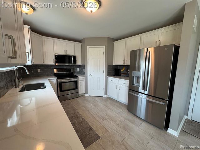 20489 Damask Circle, Clinton Township, MI 48038