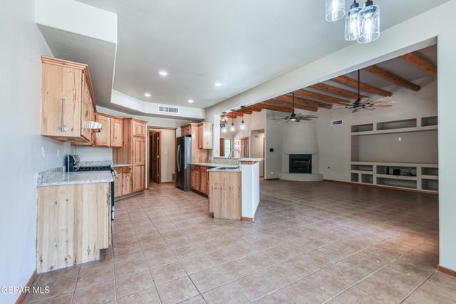 716 Kapriz Avenue, El Paso, TX 79932