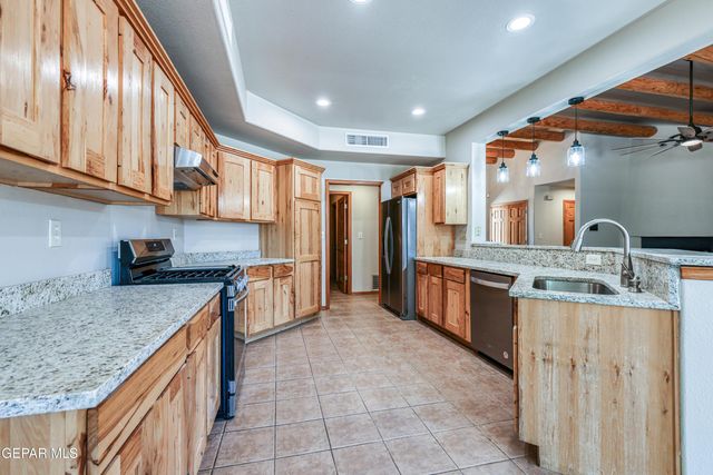 716 Kapriz Avenue, El Paso, TX 79932