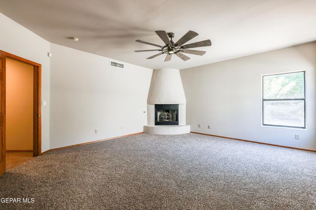 716 Kapriz Avenue, El Paso, TX 79932