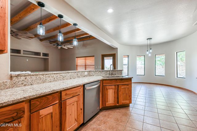 716 Kapriz Avenue, El Paso, TX 79932