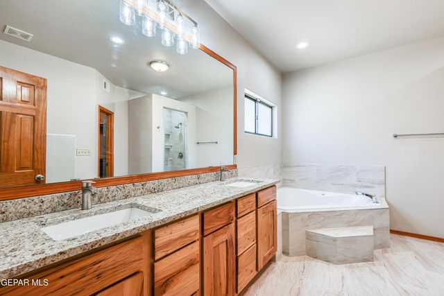 716 Kapriz Avenue, El Paso, TX 79932