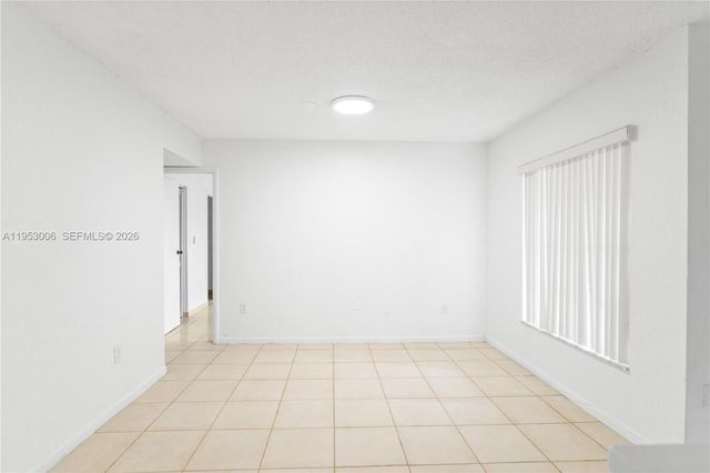 17500 NW 68th Ave D1004, Hialeah, FL 33015