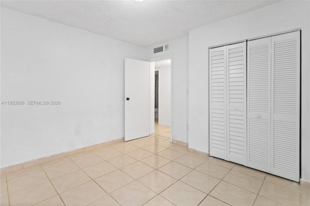 17500 NW 68th Ave D1004, Hialeah, FL 33015