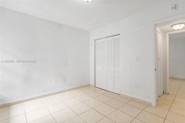 17500 NW 68th Ave D1004, Hialeah, FL 33015