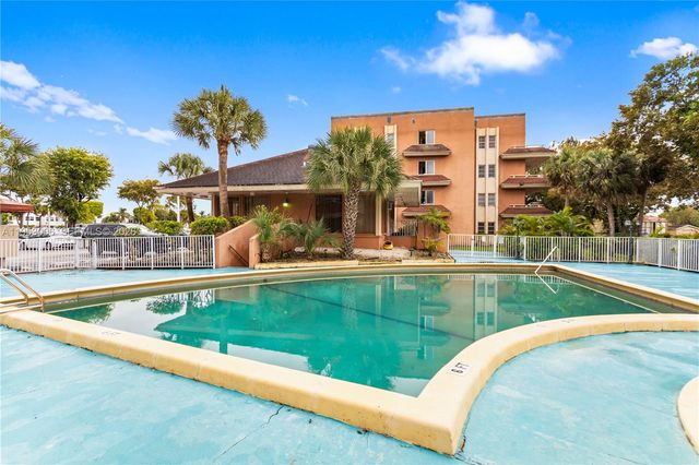 17500 NW 68th Ave D1004, Hialeah, FL 33015