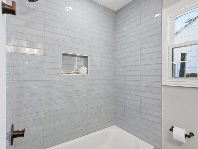 4016 Locke Avenue, Fort Worth, TX 76107