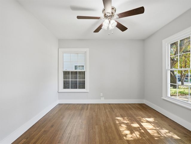 4016 Locke Avenue, Fort Worth, TX 76107