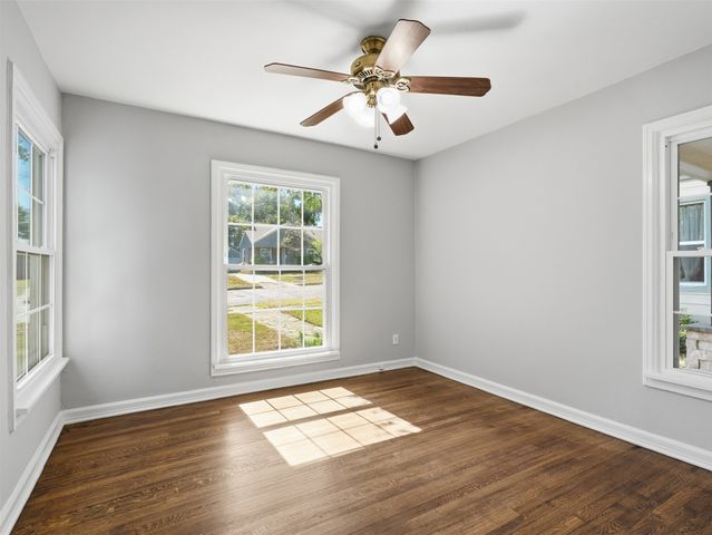 4016 Locke Avenue, Fort Worth, TX 76107