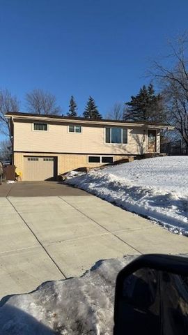 6826 Berkshire Lane N, Maple Grove, MN 55311