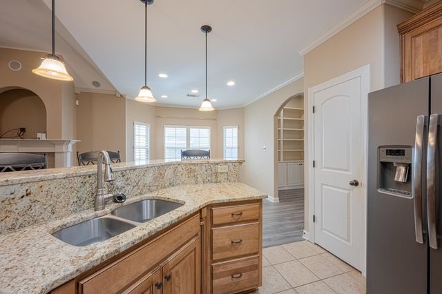 5231 NEWTON OAK CIR, Memphis, TN 38117