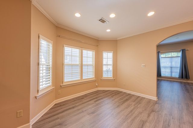 5231 NEWTON OAK CIR, Memphis, TN 38117