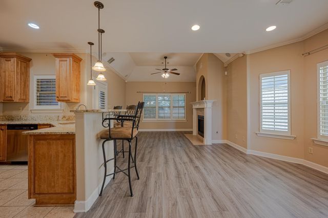 5231 NEWTON OAK CIR, Memphis, TN 38117