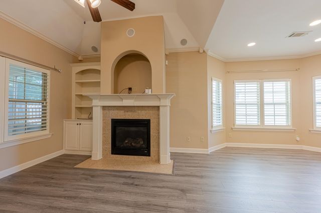 5231 NEWTON OAK CIR, Memphis, TN 38117