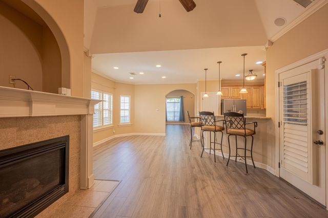 5231 NEWTON OAK CIR, Memphis, TN 38117