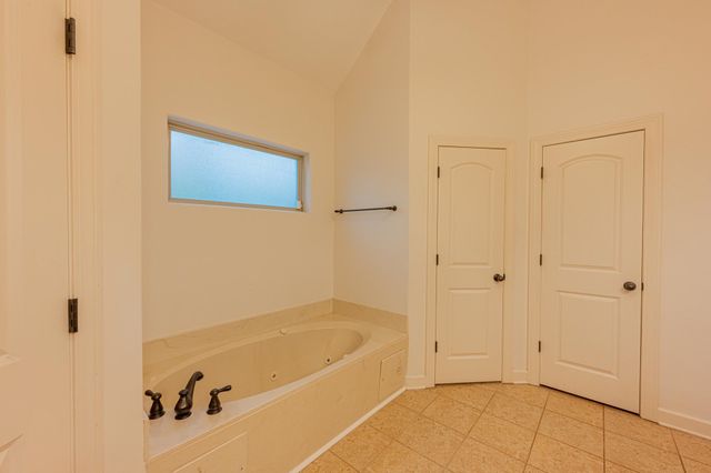 5231 NEWTON OAK CIR, Memphis, TN 38117