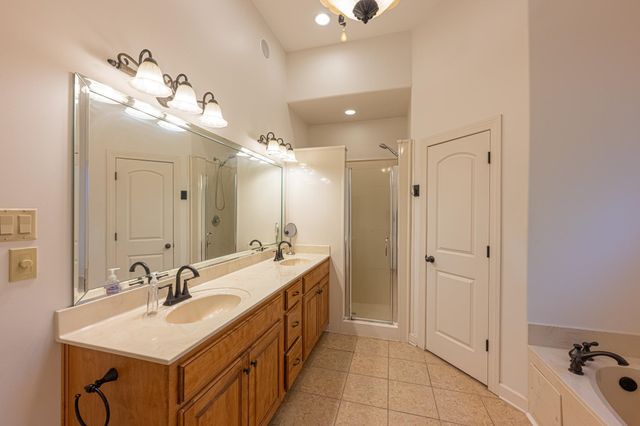 5231 NEWTON OAK CIR, Memphis, TN 38117