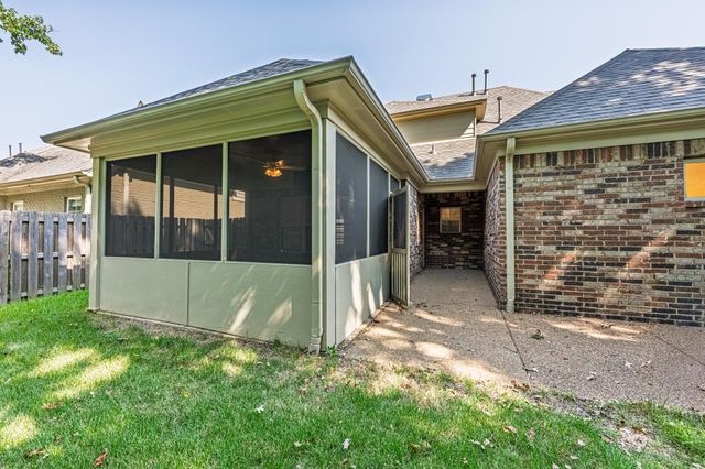 5231 NEWTON OAK CIR, Memphis, TN 38117