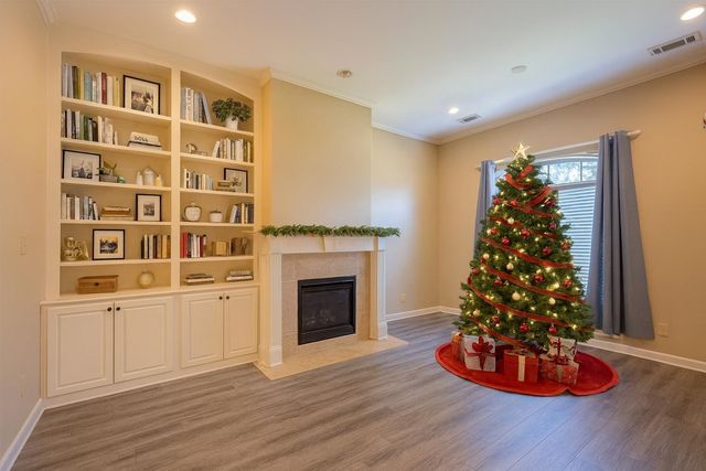 5231 NEWTON OAK CIR, Memphis, TN 38117