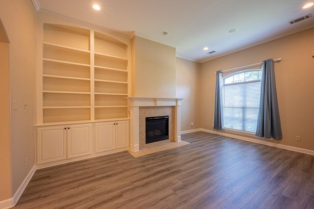 5231 NEWTON OAK CIR, Memphis, TN 38117